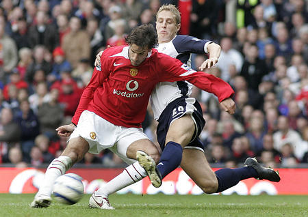 将球牢牢控 将球牢牢控